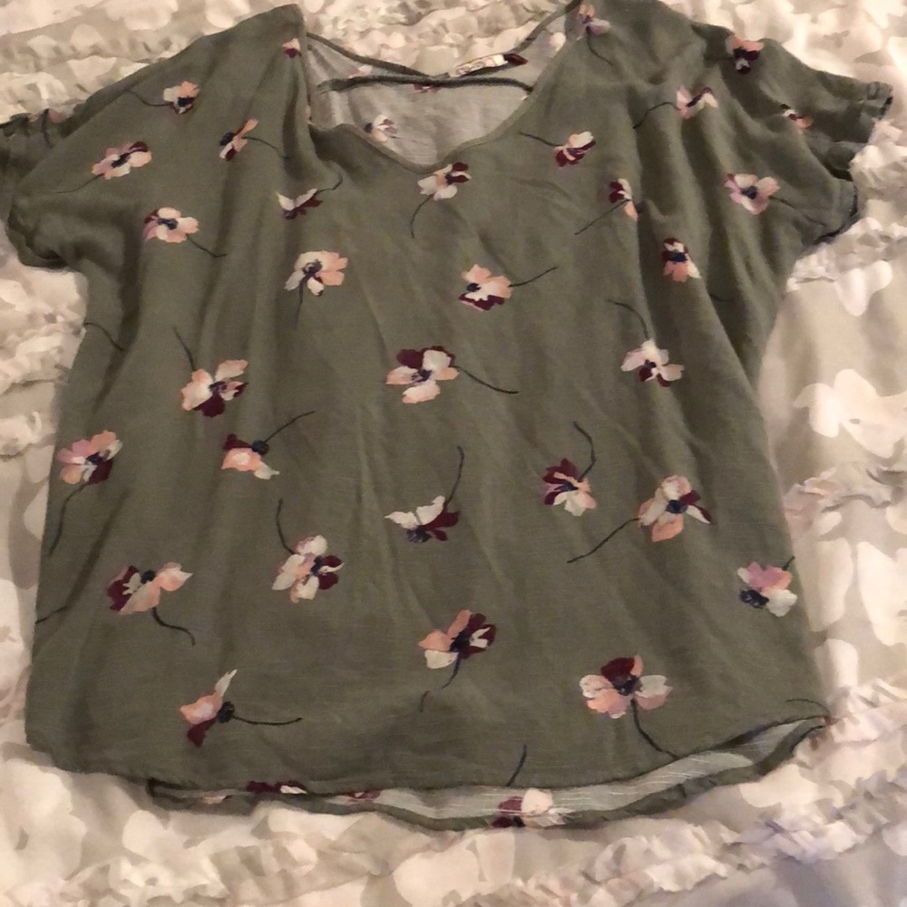 V neck shirt from kohl’s